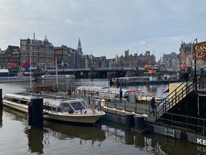 Kein Amsterdambesuch ohne Grachtenfahrt