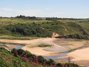 Swansea: Three Cliffs Bay