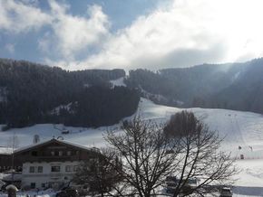 Skischullandheim Wildschönau: Blick von unserer Unterkunft auf einen Teil desSkigebietes.