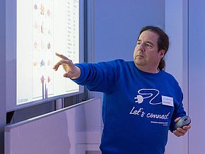 Ein Mitglied des Teams "Internet der Dinge in der Produktion" erklärt, worum es geht.