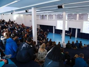 Das Interesse am diesjährigen Infotag zeigte sich in der voll besetzten Aula.