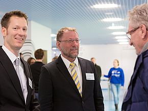 Schulleiter und Abteilungsleiter begrüßen die Gäste persönlich an der WSS.