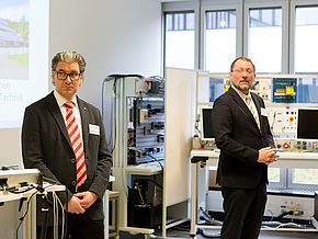 Die Schulleitung heißt zukünftige Fachschüler für Technik herzlich willkommen.