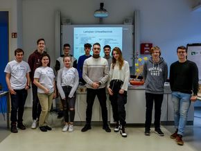 Die Jahrgangsstufe 2 präsentierte ihre selbst gebauten Projekte.